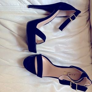 New Black heels size 9